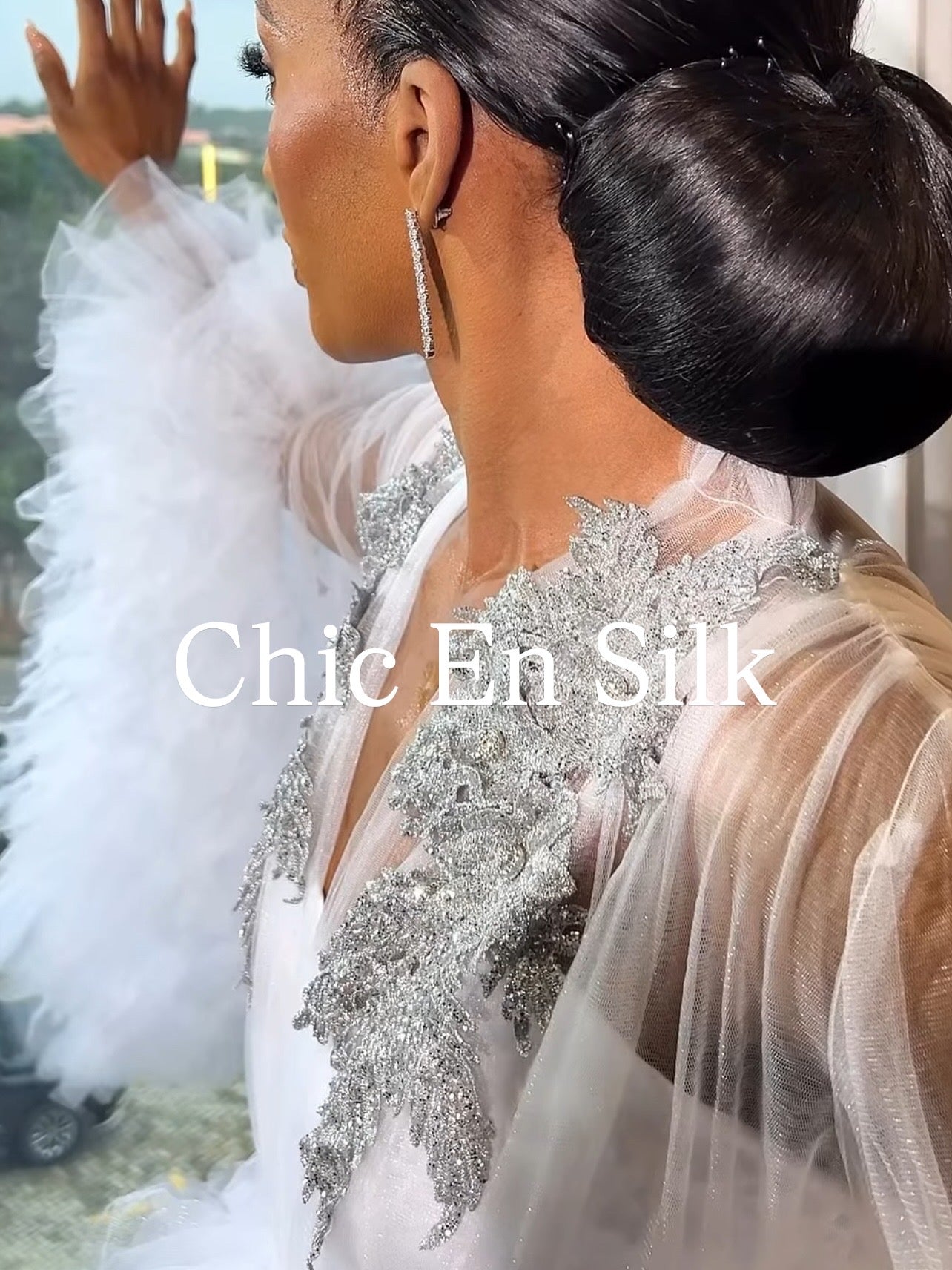 CHIC EN SILK - BRIDAL RUFFLE ROBE with Appliqué